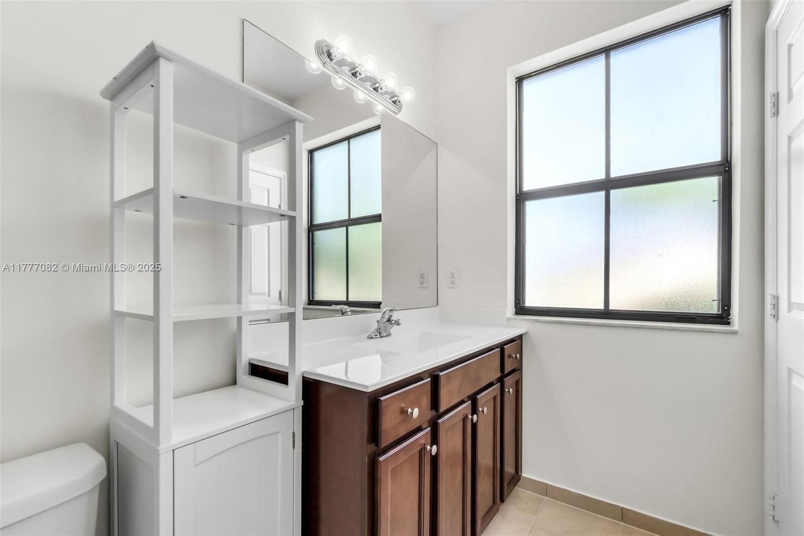 Real estate property located at 10494 33rd Way #10494, Miami-dade, Aquabella Section Two, Hialeah, FL