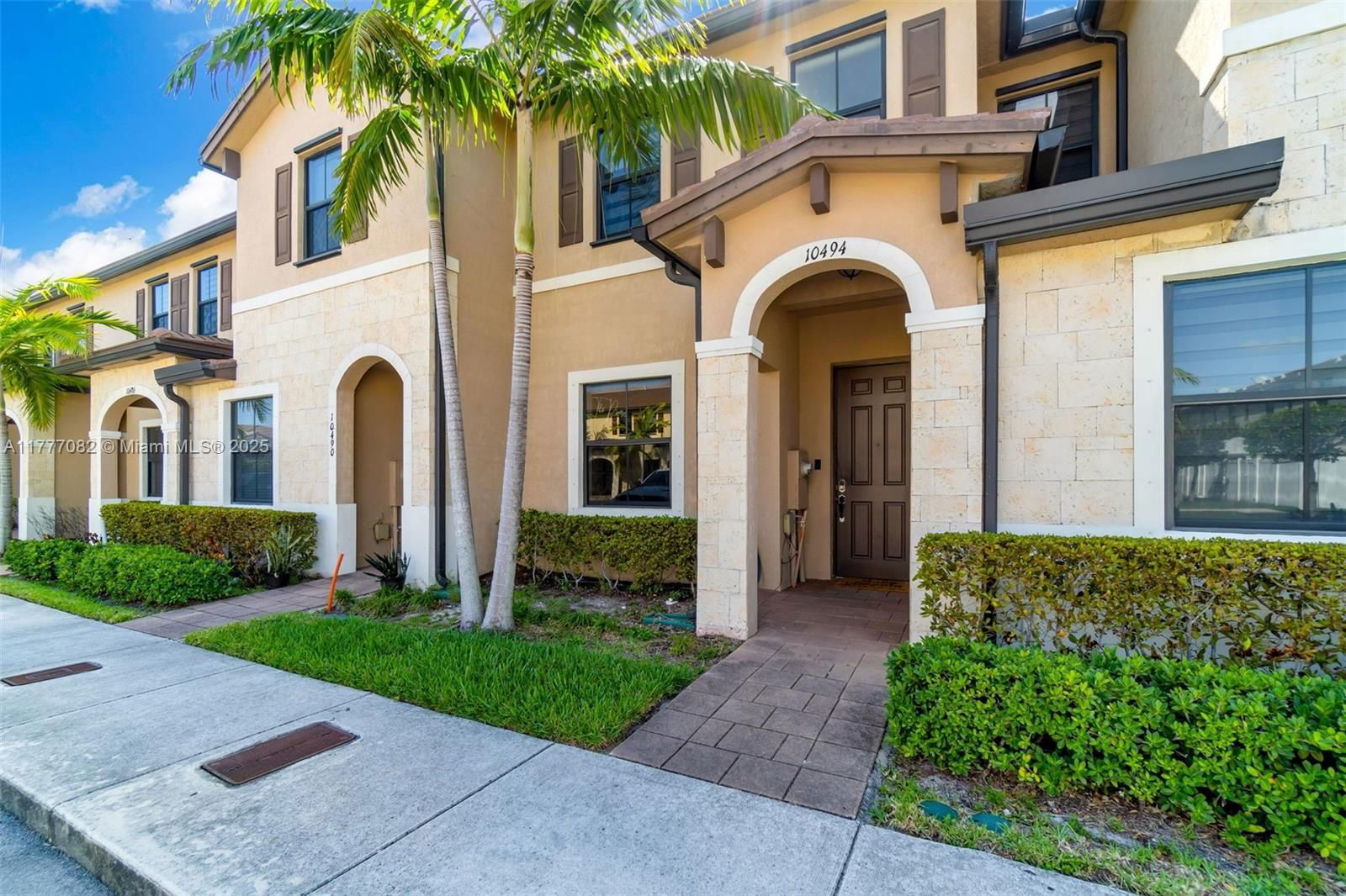 Real estate property located at 10494 33rd Way #10494, Miami-dade, Aquabella Section Two, Hialeah, FL