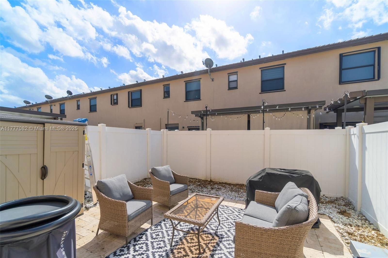 Real estate property located at 10494 33rd Way #10494, Miami-dade, Aquabella Section Two, Hialeah, FL