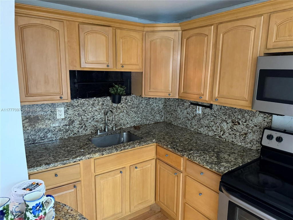 Real estate property located at 495 72nd Ave #305, Miami-dade, Miami Paradise Condo, Miami, FL