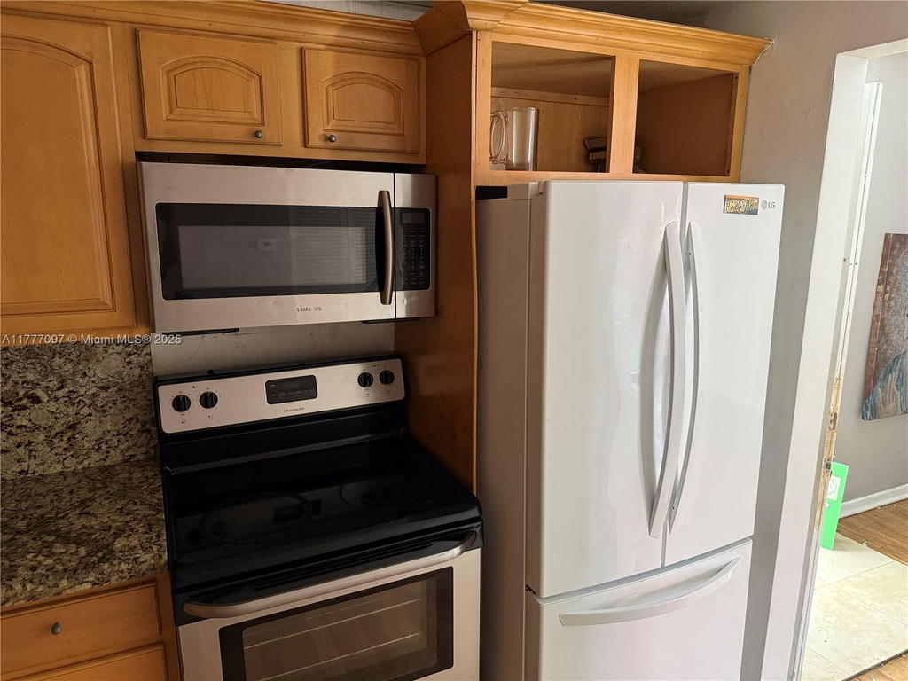 Real estate property located at 495 72nd Ave #305, Miami-dade, Miami Paradise Condo, Miami, FL