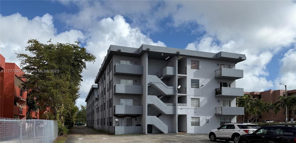 Real estate property located at 495 72nd Ave #305, Miami-dade, Miami Paradise Condo, Miami, FL