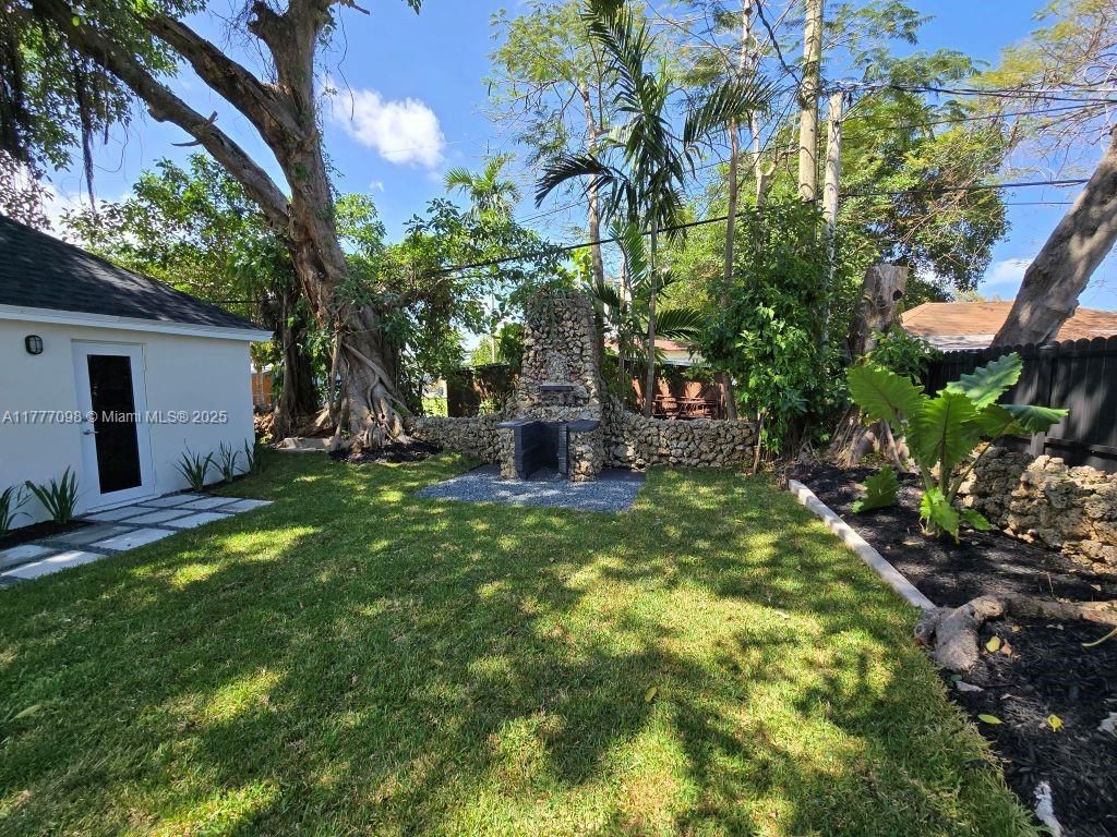 Real estate property located at 1923 48th St, Miami-dade, 17 Ave Manor, Miami, FL