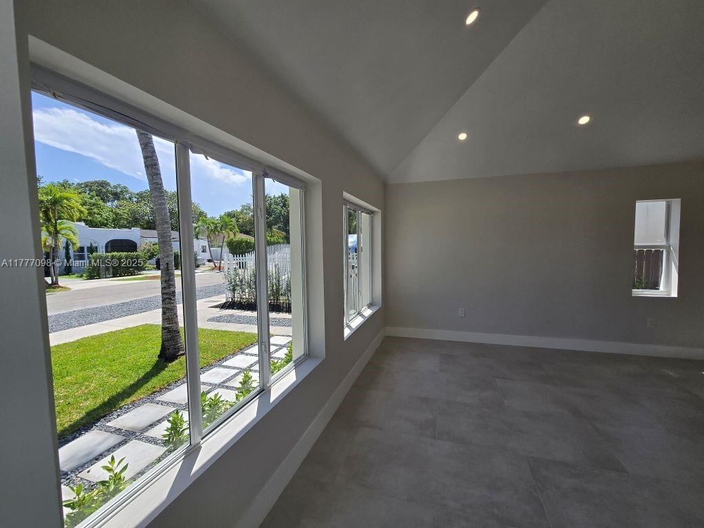 Real estate property located at 1923 48th St, Miami-dade, 17 Ave Manor, Miami, FL