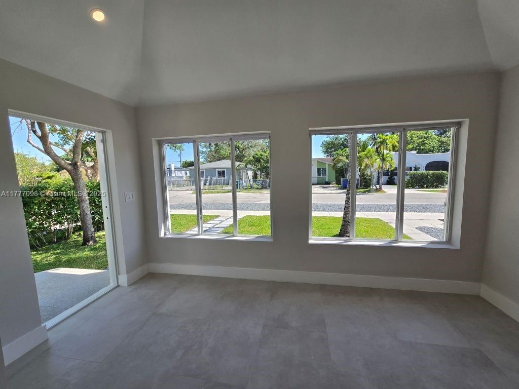 Real estate property located at 1923 48th St, Miami-dade, 17 Ave Manor, Miami, FL