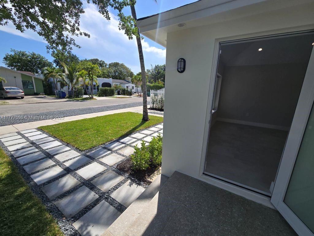 Real estate property located at 1923 48th St, Miami-dade, 17 Ave Manor, Miami, FL