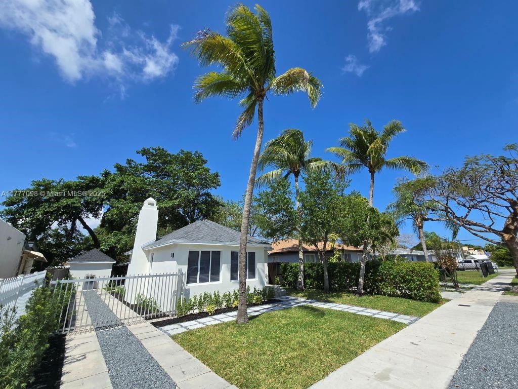 Real estate property located at 1923 48th St, Miami-dade, 17 Ave Manor, Miami, FL