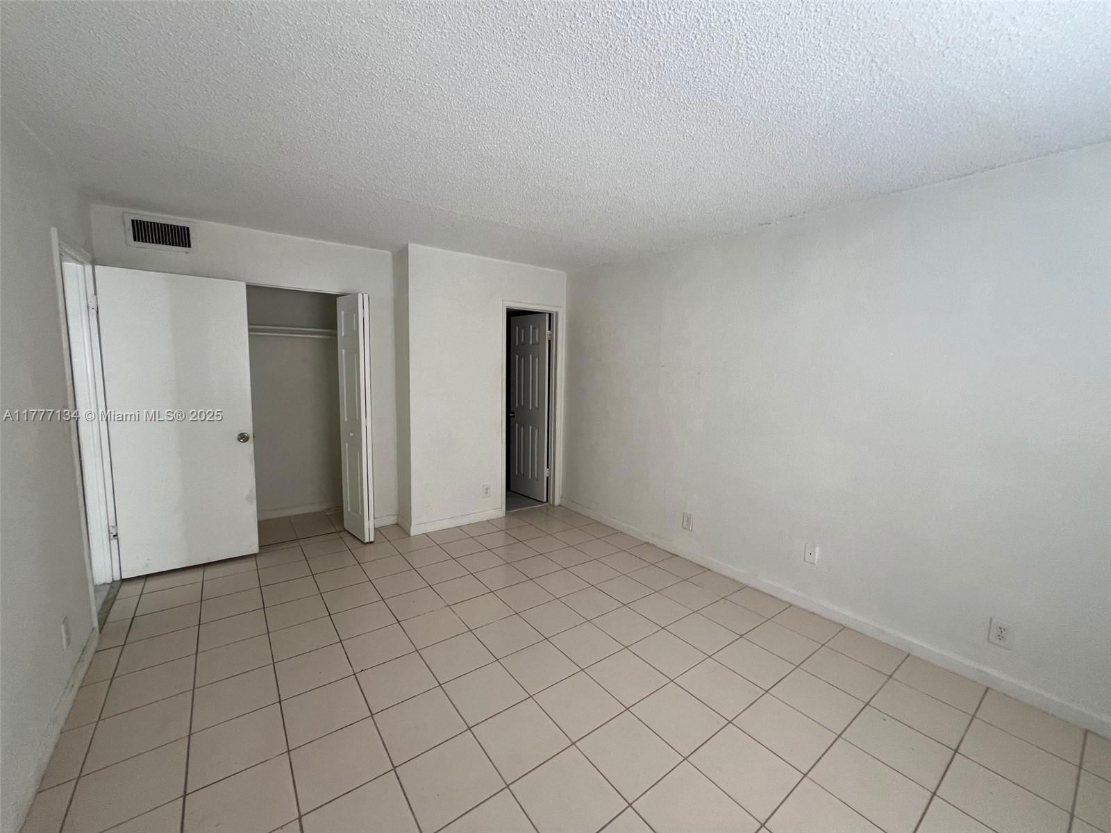 Real estate property located at 241 9th Ave #109, Broward, Ocean Drive Estates Condo, Pompano Beach, FL