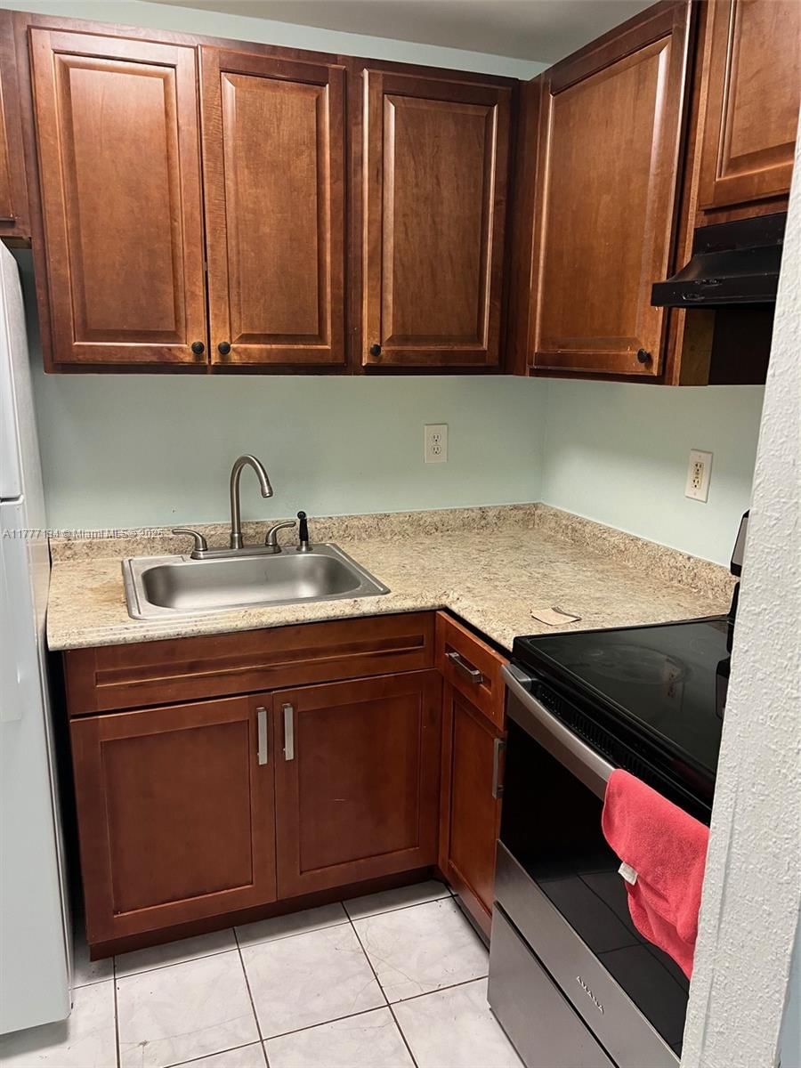 Real estate property located at 241 9th Ave #109, Broward, Ocean Drive Estates Condo, Pompano Beach, FL