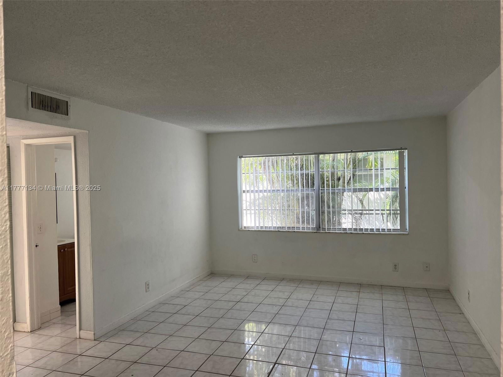 Real estate property located at 241 9th Ave #109, Broward, Ocean Drive Estates Condo, Pompano Beach, FL