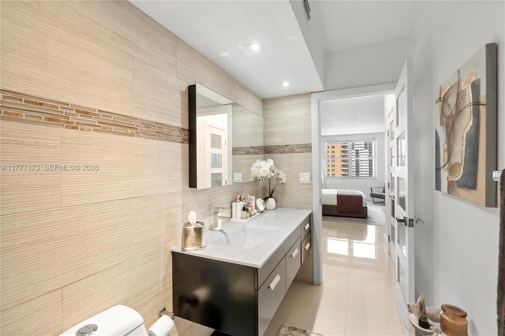 Real estate property located at 1950 Ocean Dr #12H, Broward, Hemispheres Condo, Hallandale Beach, FL