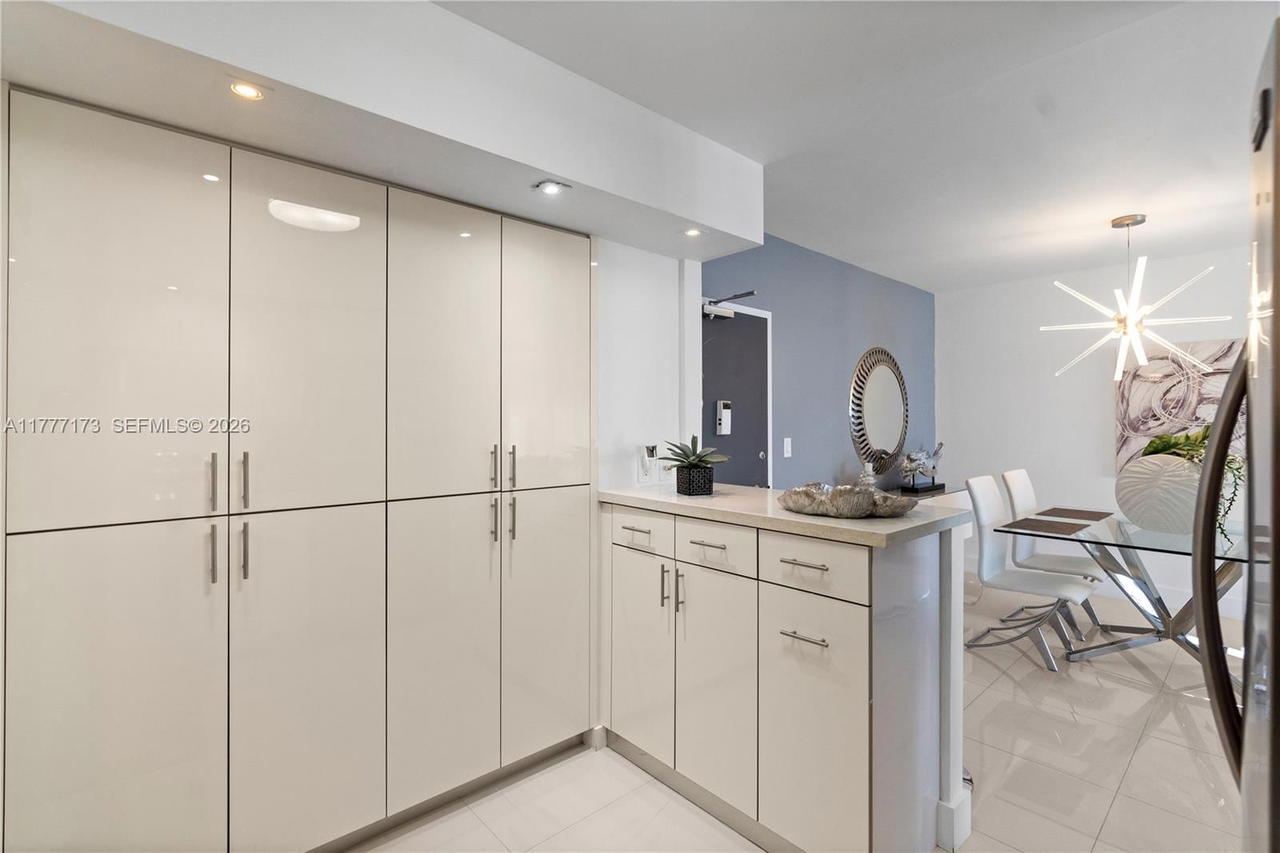 Real estate property located at 1950 Ocean Dr #12H, Broward, Hemispheres Condo, Hallandale Beach, FL