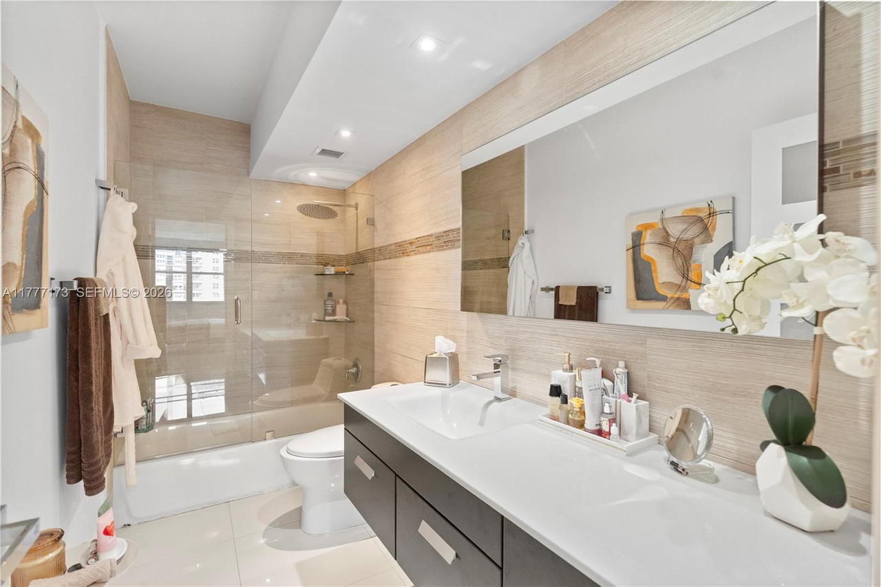 Real estate property located at 1950 Ocean Dr #12H, Broward, Hemispheres Condo, Hallandale Beach, FL