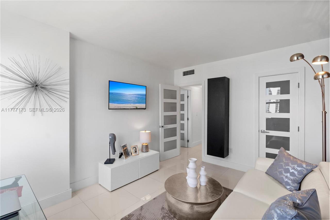 Real estate property located at 1950 Ocean Dr #12H, Broward, Hemispheres Condo, Hallandale Beach, FL