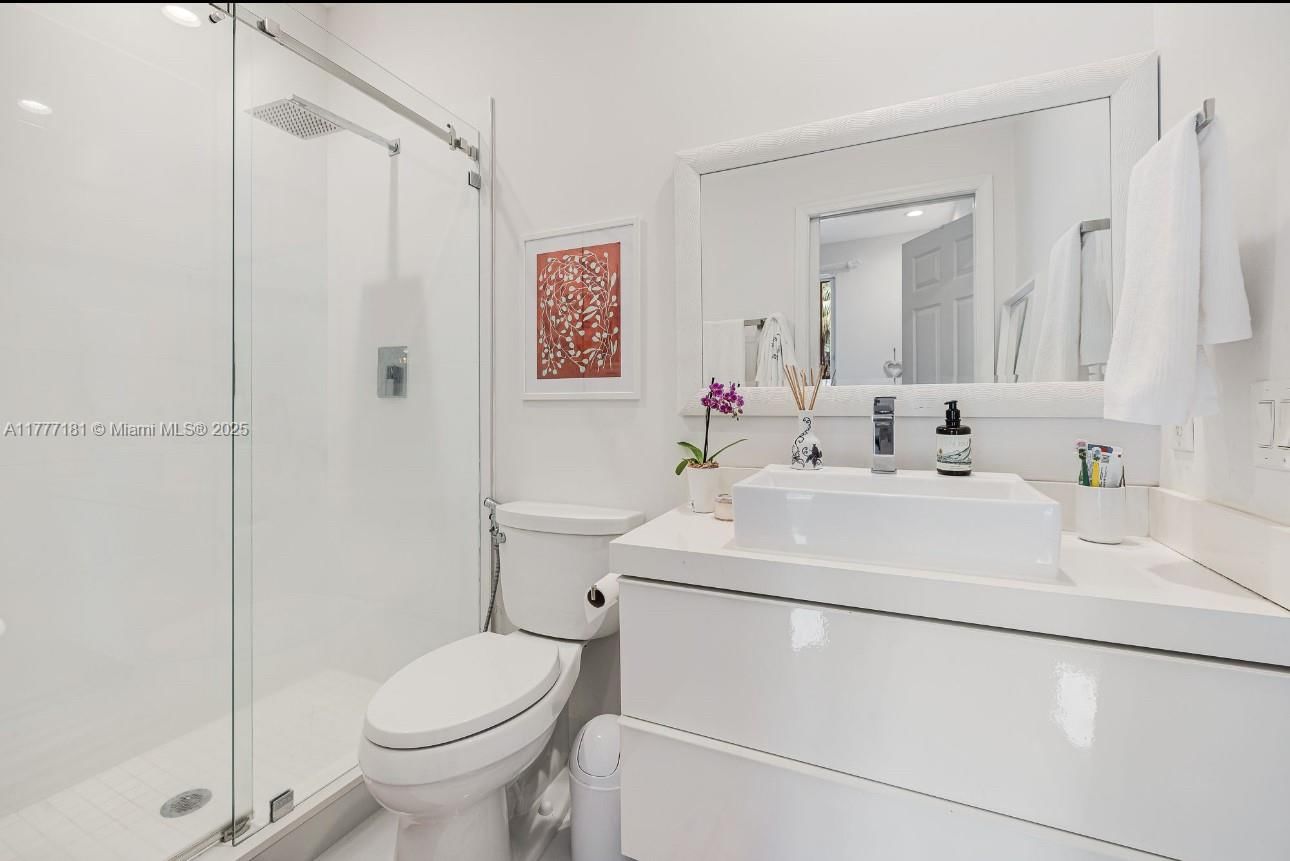 Real estate property located at 1604 Victoria Pointe Ln, Broward, Sector 7-parcel W, Weston, FL
