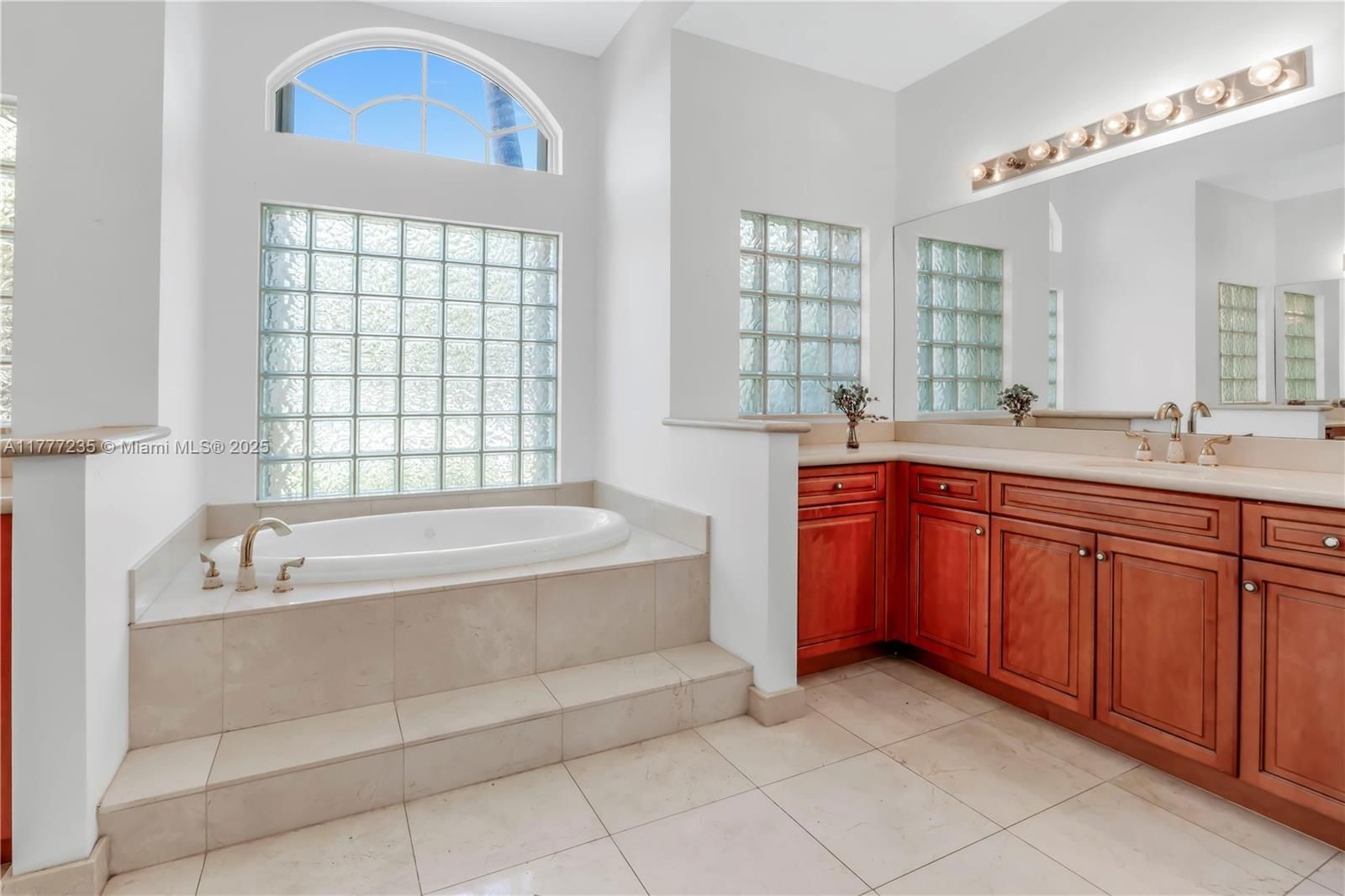 Real estate property located at 3432 Dovecote Meadow Ln, Broward, Long Lake Ranches Plat Tw, Davie, FL