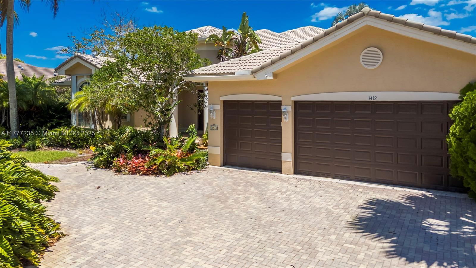 Real estate property located at 3432 Dovecote Meadow Ln, Broward, Long Lake Ranches Plat Tw, Davie, FL