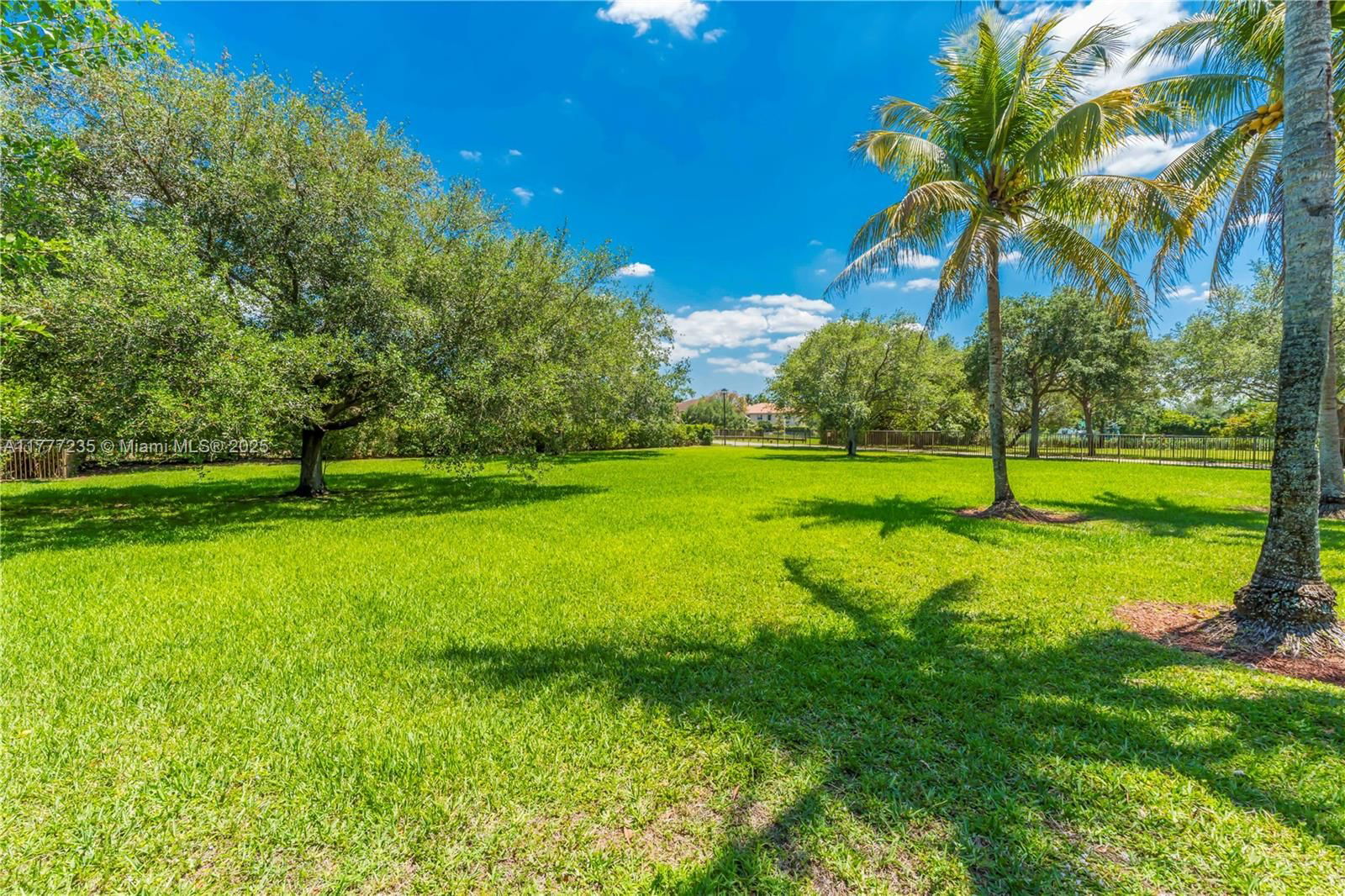 Real estate property located at 3432 Dovecote Meadow Ln, Broward, Long Lake Ranches Plat Tw, Davie, FL