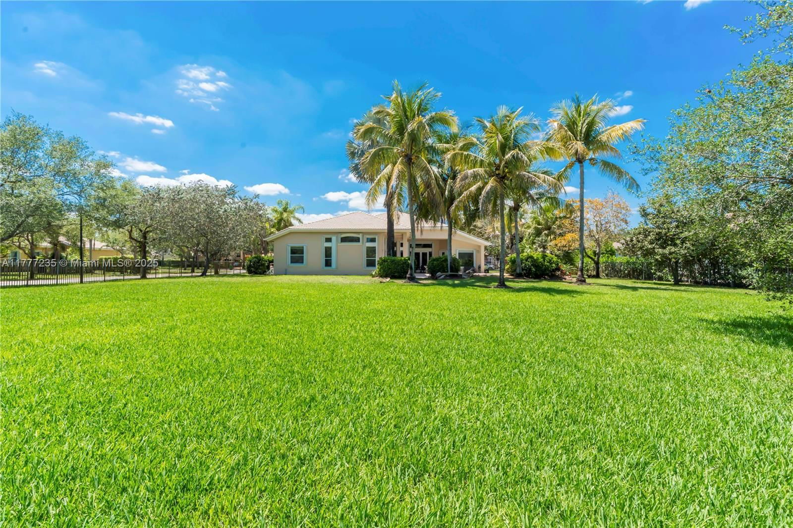 Real estate property located at 3432 Dovecote Meadow Ln, Broward, Long Lake Ranches Plat Tw, Davie, FL