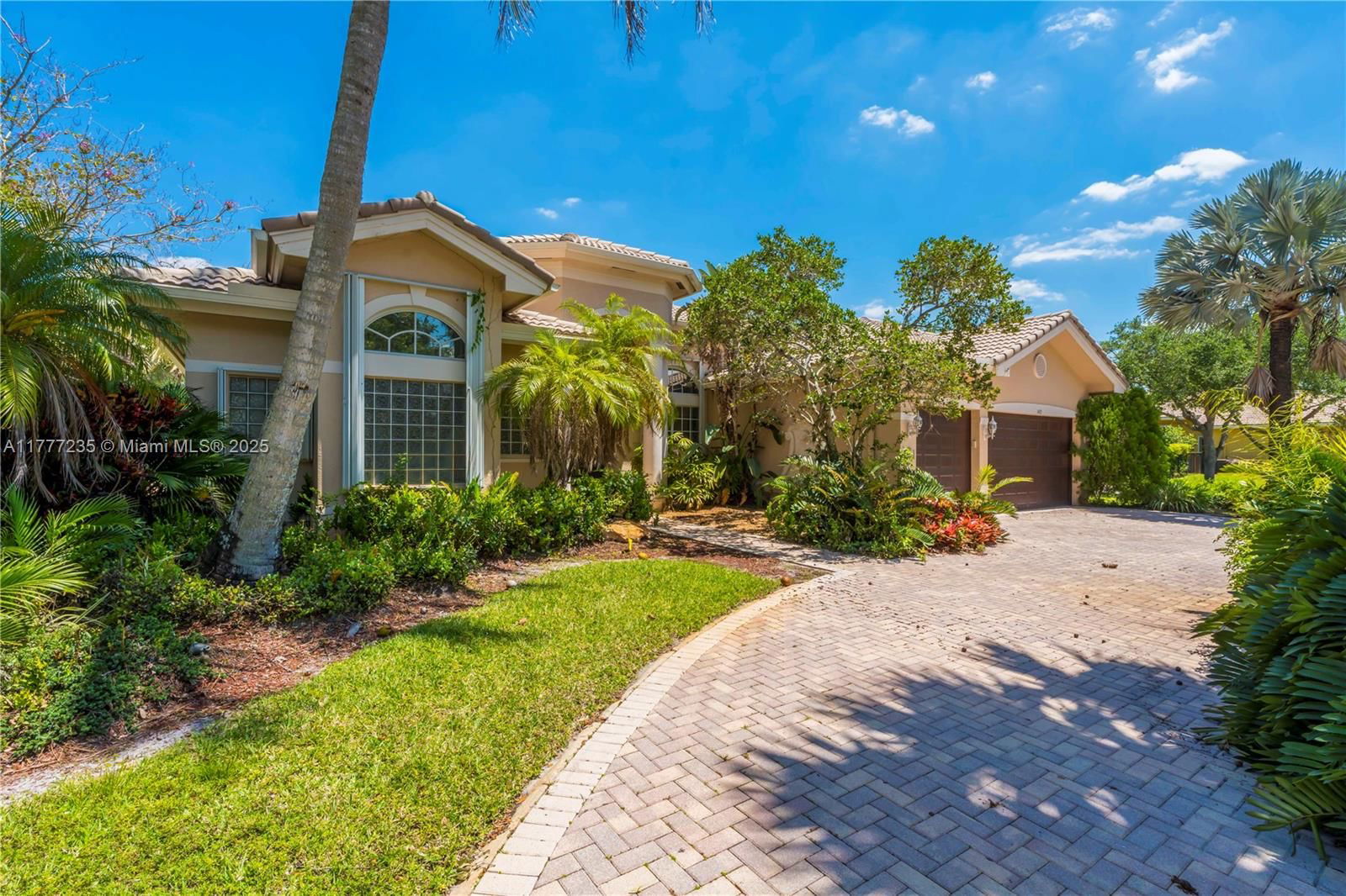 Real estate property located at 3432 Dovecote Meadow Ln, Broward, Long Lake Ranches Plat Tw, Davie, FL