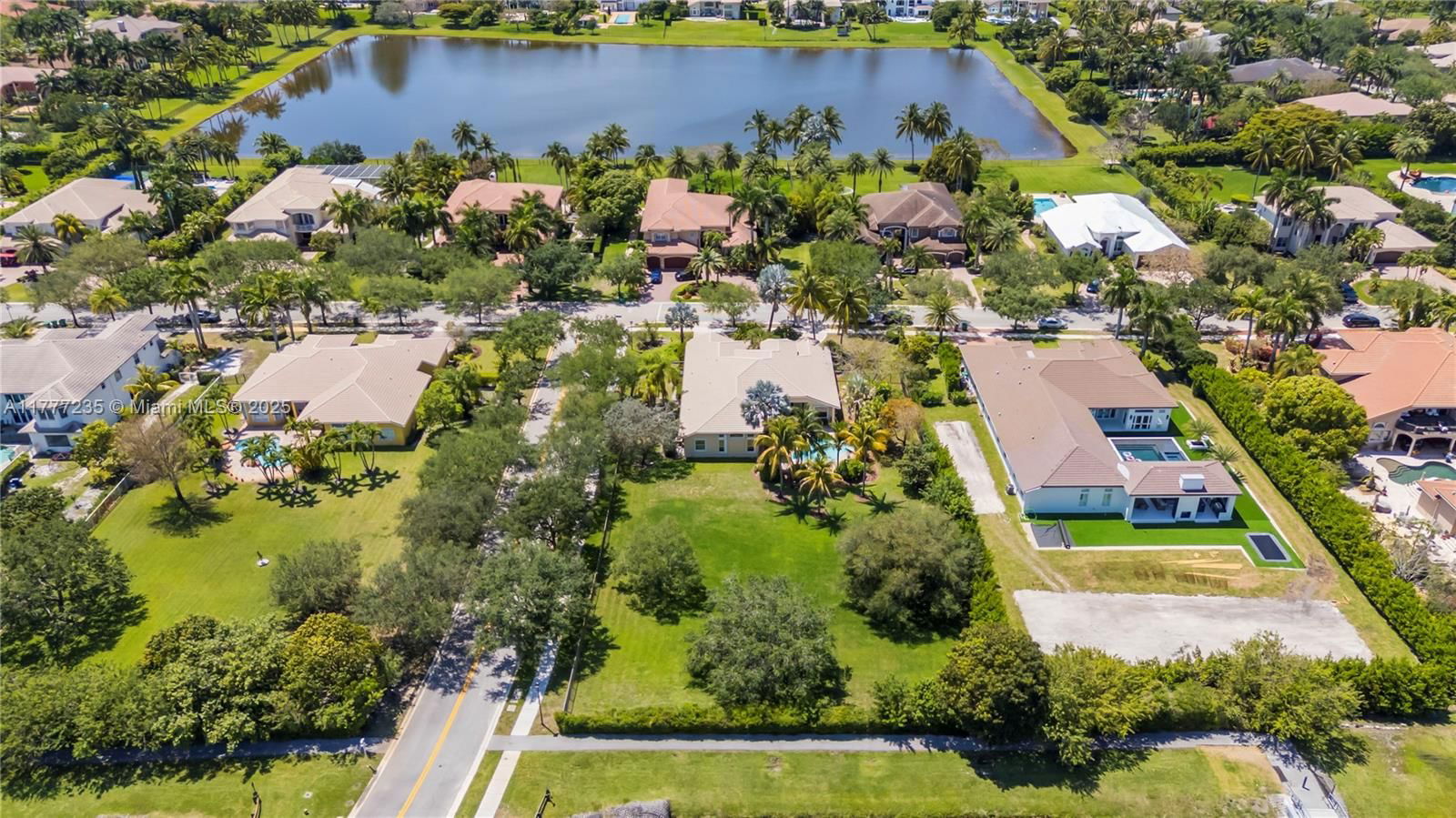 Real estate property located at 3432 Dovecote Meadow Ln, Broward, Long Lake Ranches Plat Tw, Davie, FL