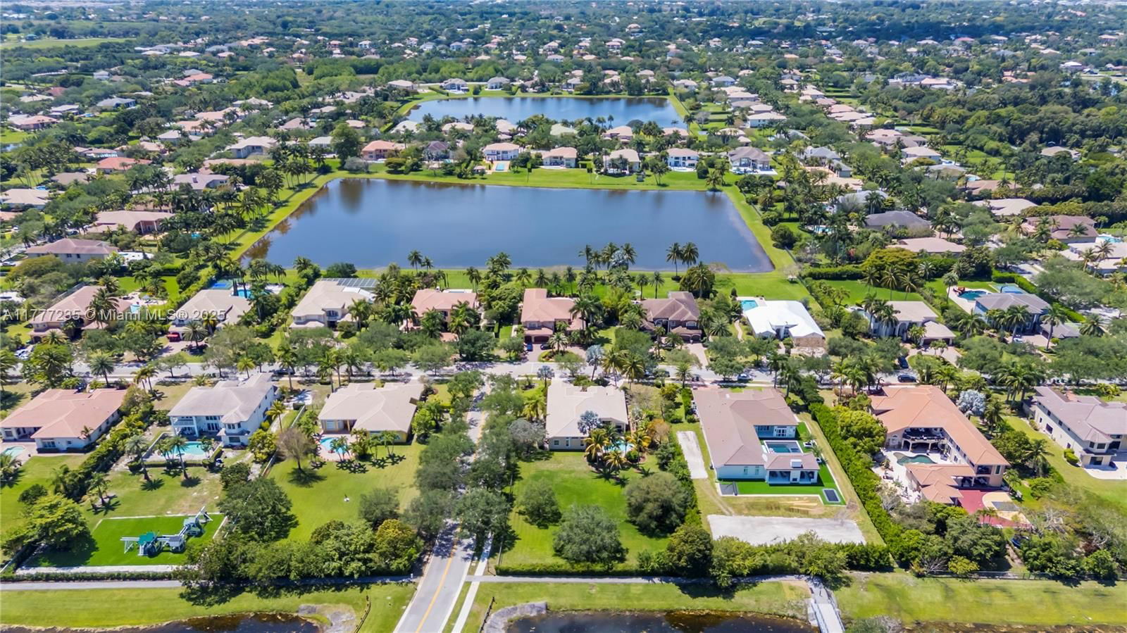 Real estate property located at 3432 Dovecote Meadow Ln, Broward, Long Lake Ranches Plat Tw, Davie, FL