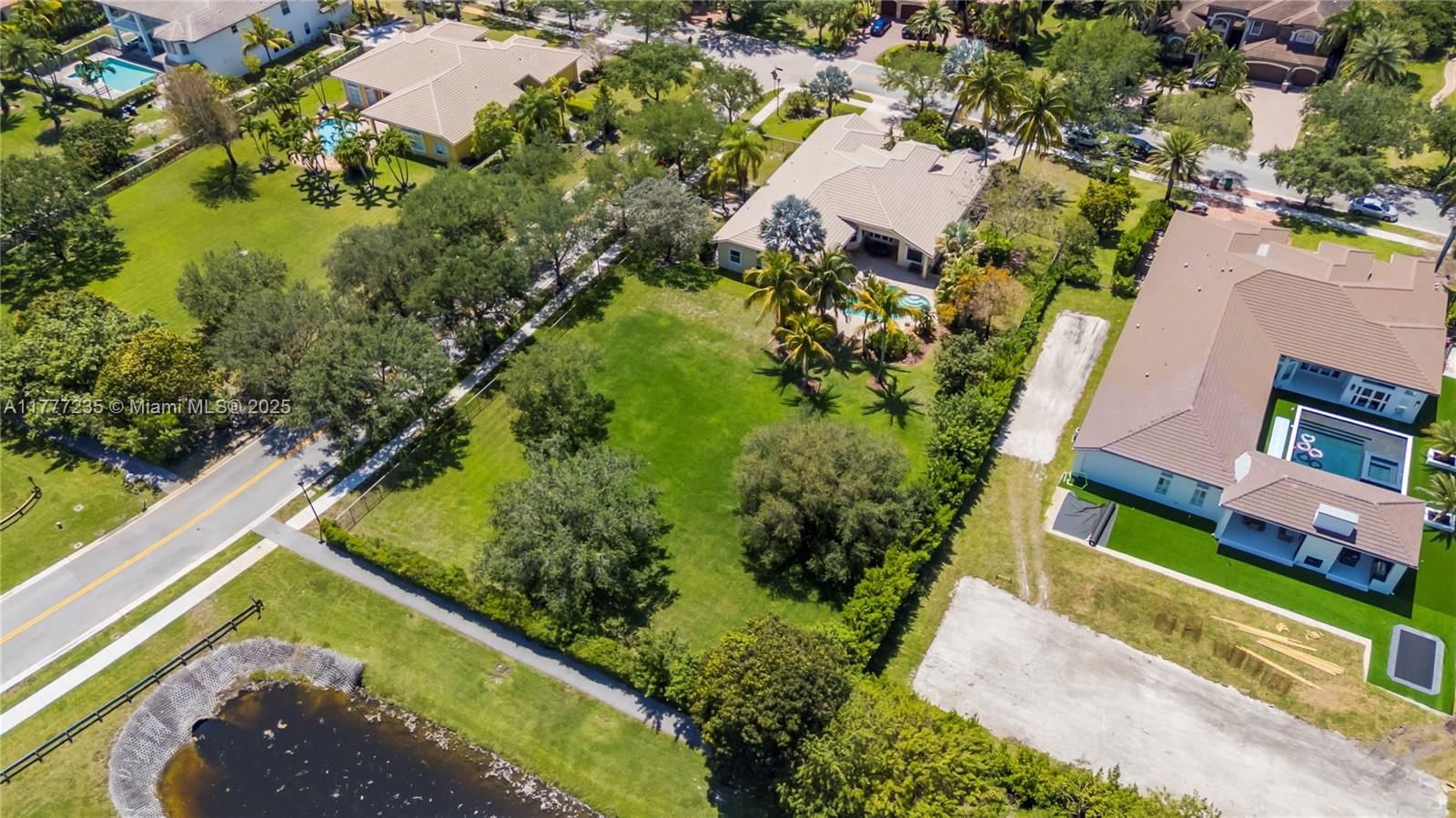 Real estate property located at 3432 Dovecote Meadow Ln, Broward, Long Lake Ranches Plat Tw, Davie, FL