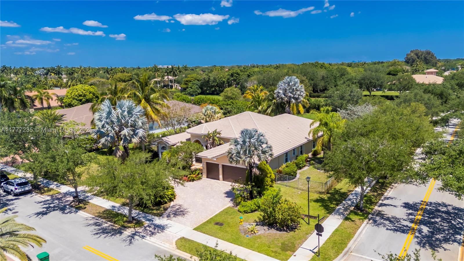 Real estate property located at 3432 Dovecote Meadow Ln, Broward, Long Lake Ranches Plat Tw, Davie, FL