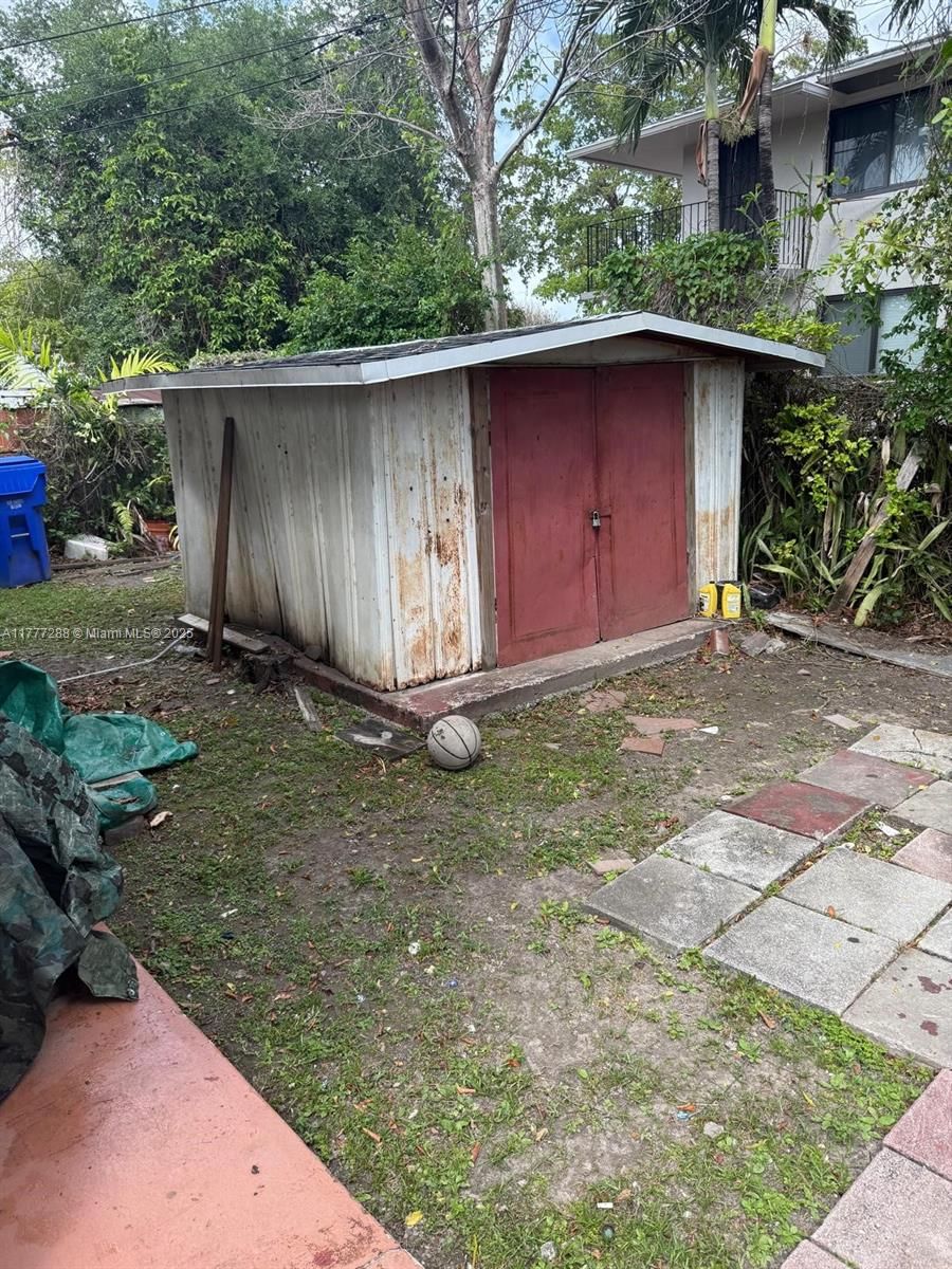 Real estate property located at 2929 22nd Ct, Miami-dade, Glenhaven, Miami, FL