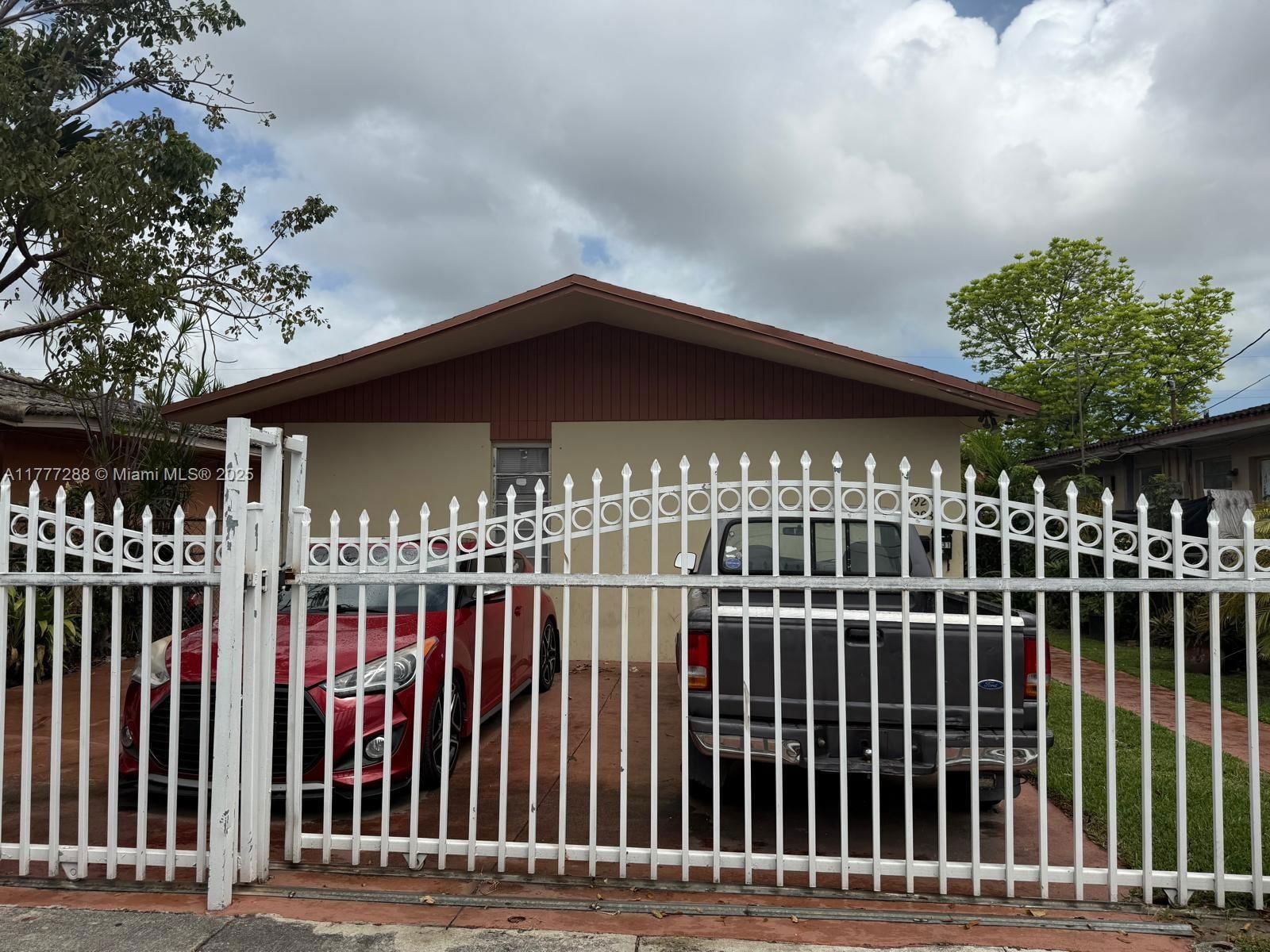 Real estate property located at 2929 22nd Ct, Miami-dade, Glenhaven, Miami, FL