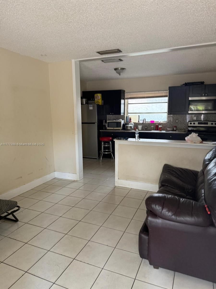 Real estate property located at 2929 22nd Ct, Miami-dade, Glenhaven, Miami, FL