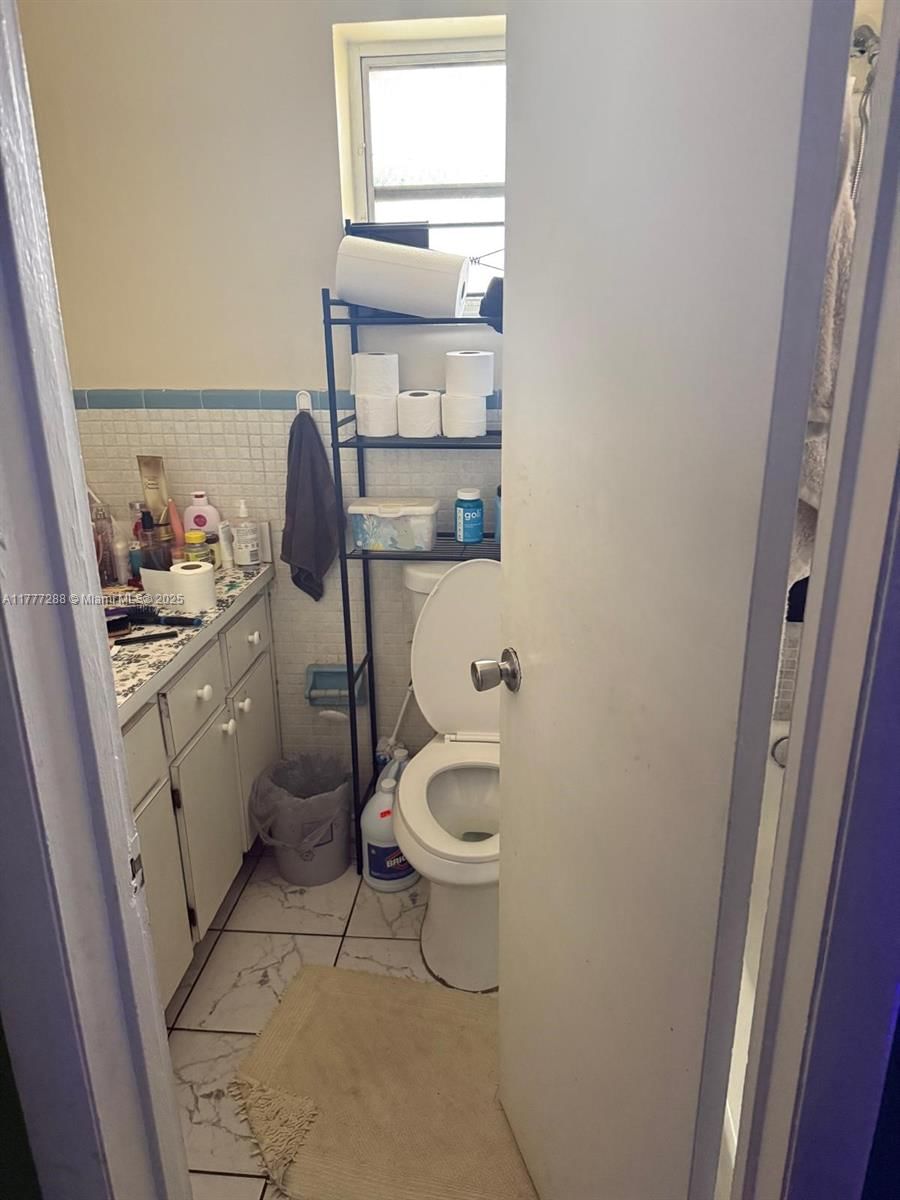 Real estate property located at 2929 22nd Ct, Miami-dade, Glenhaven, Miami, FL