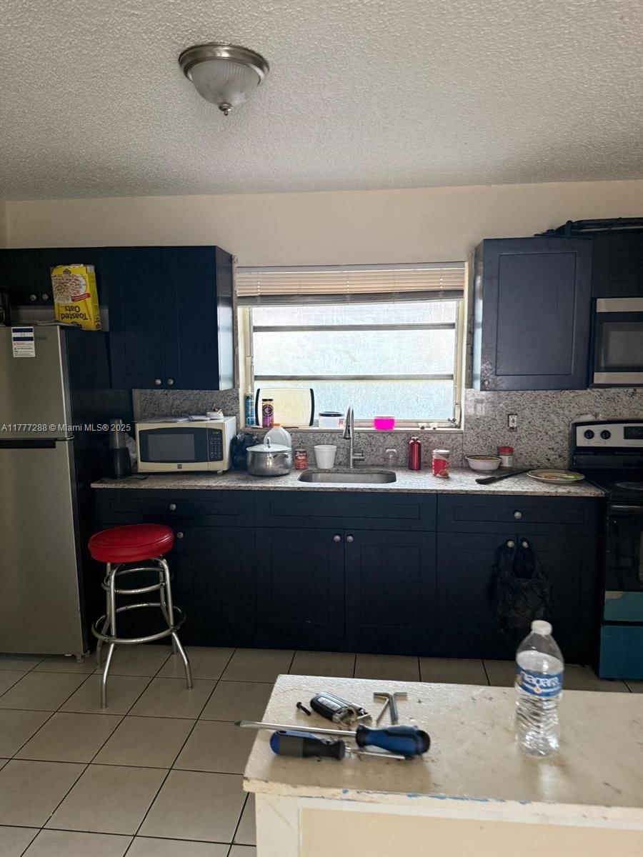 Real estate property located at 2929 22nd Ct, Miami-dade, Glenhaven, Miami, FL