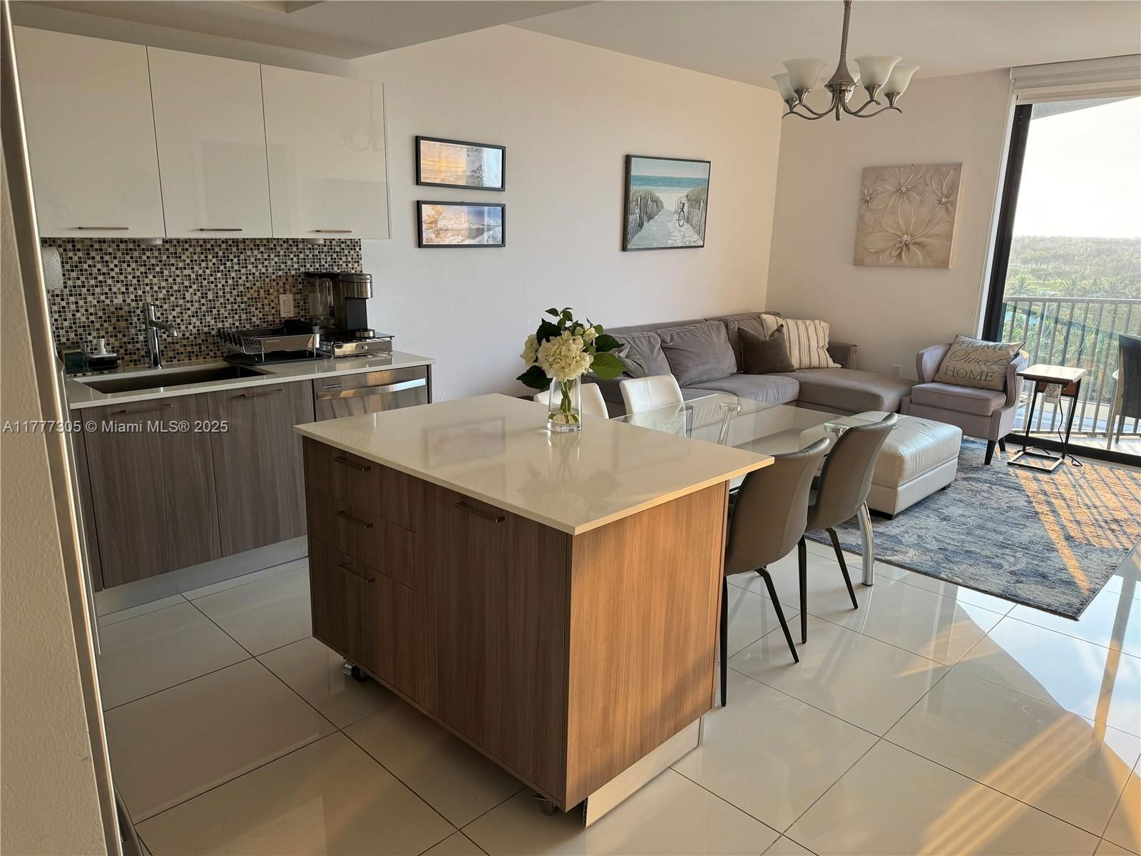 Real estate property located at 5300 Paseo Blvd #608, Miami-dade, 5252 Paseo Condo, Doral, FL