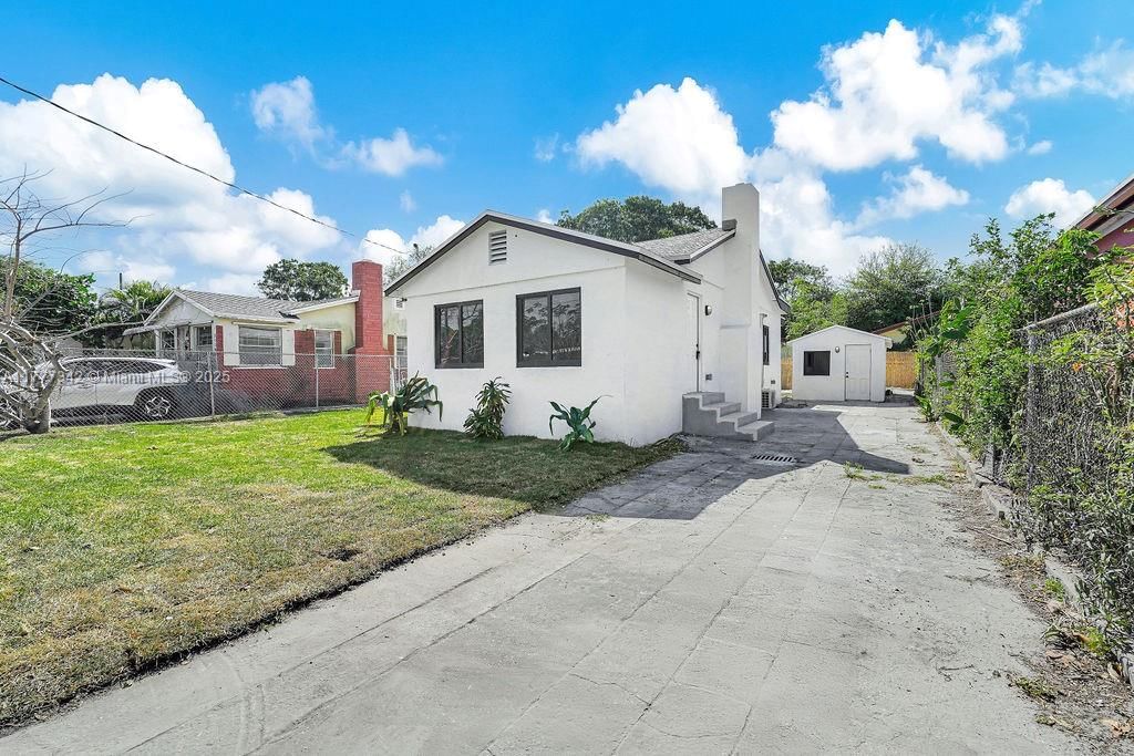 Real estate property located at 3040 13th Ave, Miami-dade, West End Park Amd Pl, Miami, FL