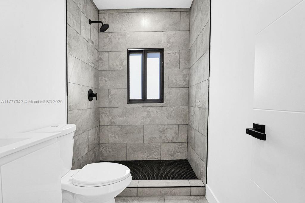 Real estate property located at 3040 13th Ave, Miami-dade, West End Park Amd Pl, Miami, FL