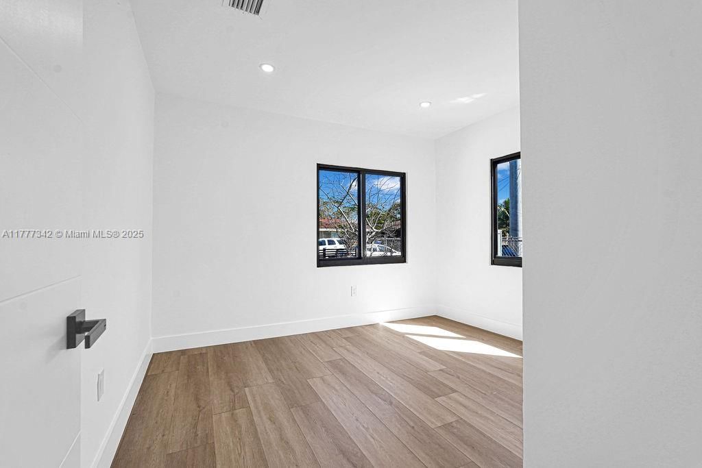 Real estate property located at 3040 13th Ave, Miami-dade, West End Park Amd Pl, Miami, FL