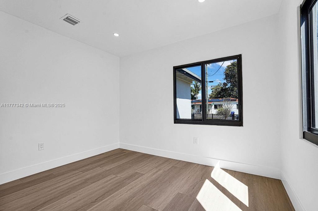 Real estate property located at 3040 13th Ave, Miami-dade, West End Park Amd Pl, Miami, FL