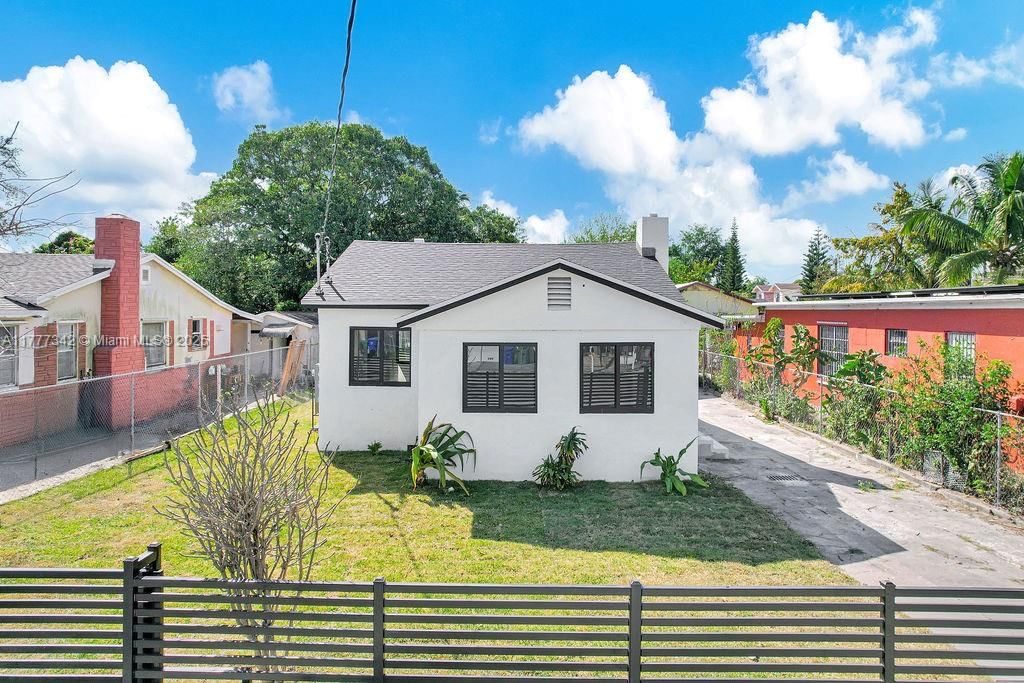Real estate property located at 3040 13th Ave, Miami-dade, West End Park Amd Pl, Miami, FL