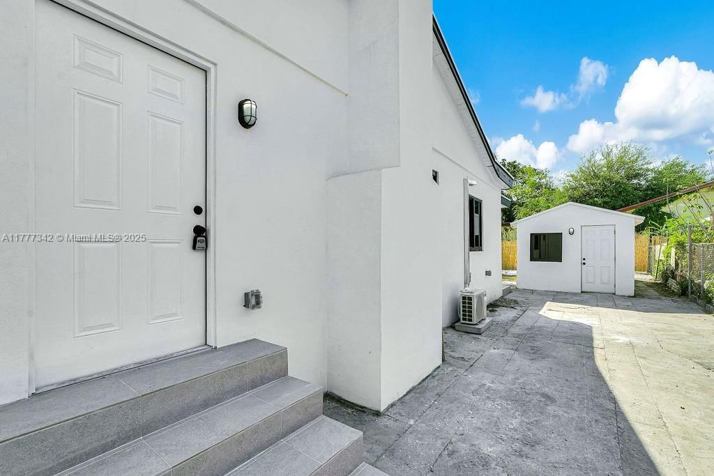 Real estate property located at 3040 13th Ave, Miami-dade, West End Park Amd Pl, Miami, FL