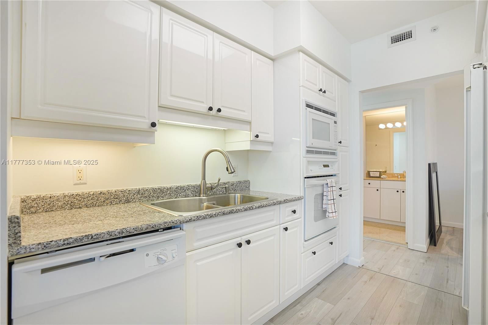 Real estate property located at 4779 Collins Ave #2908, Miami-dade, Blue Diamond Condo, Miami Beach, FL
