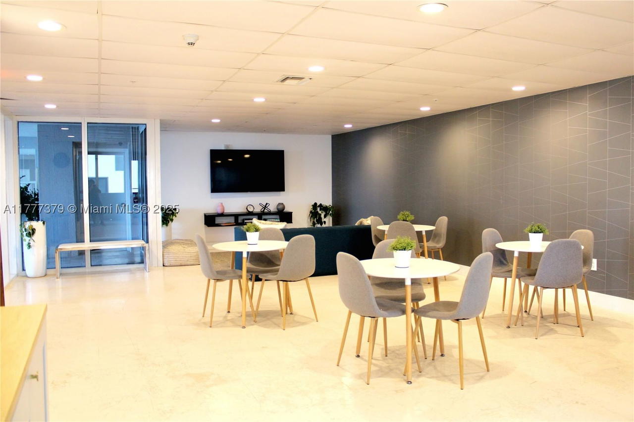 Real estate property located at 170 14th St #2705, Miami-dade, The Sail Condo, Miami, FL