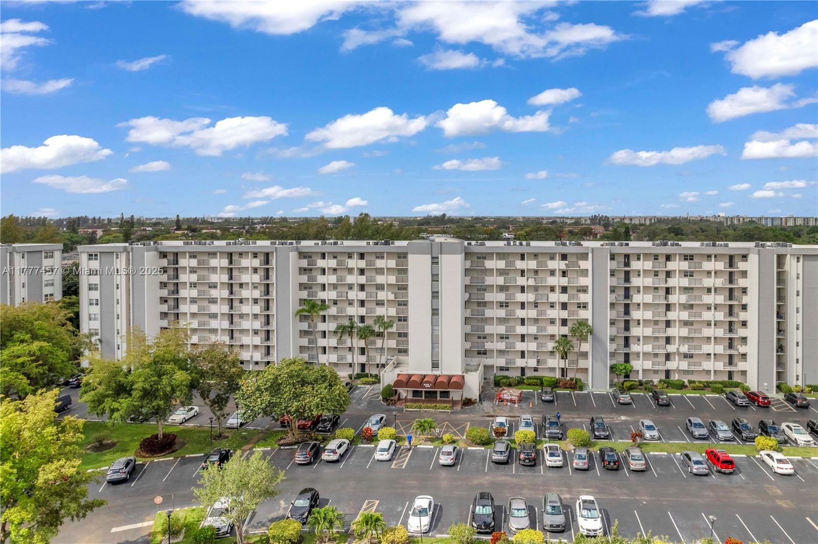 Real estate property located at 5900 44th St #406, Broward, Greens Of Inverrary Phase, Lauderhill, FL