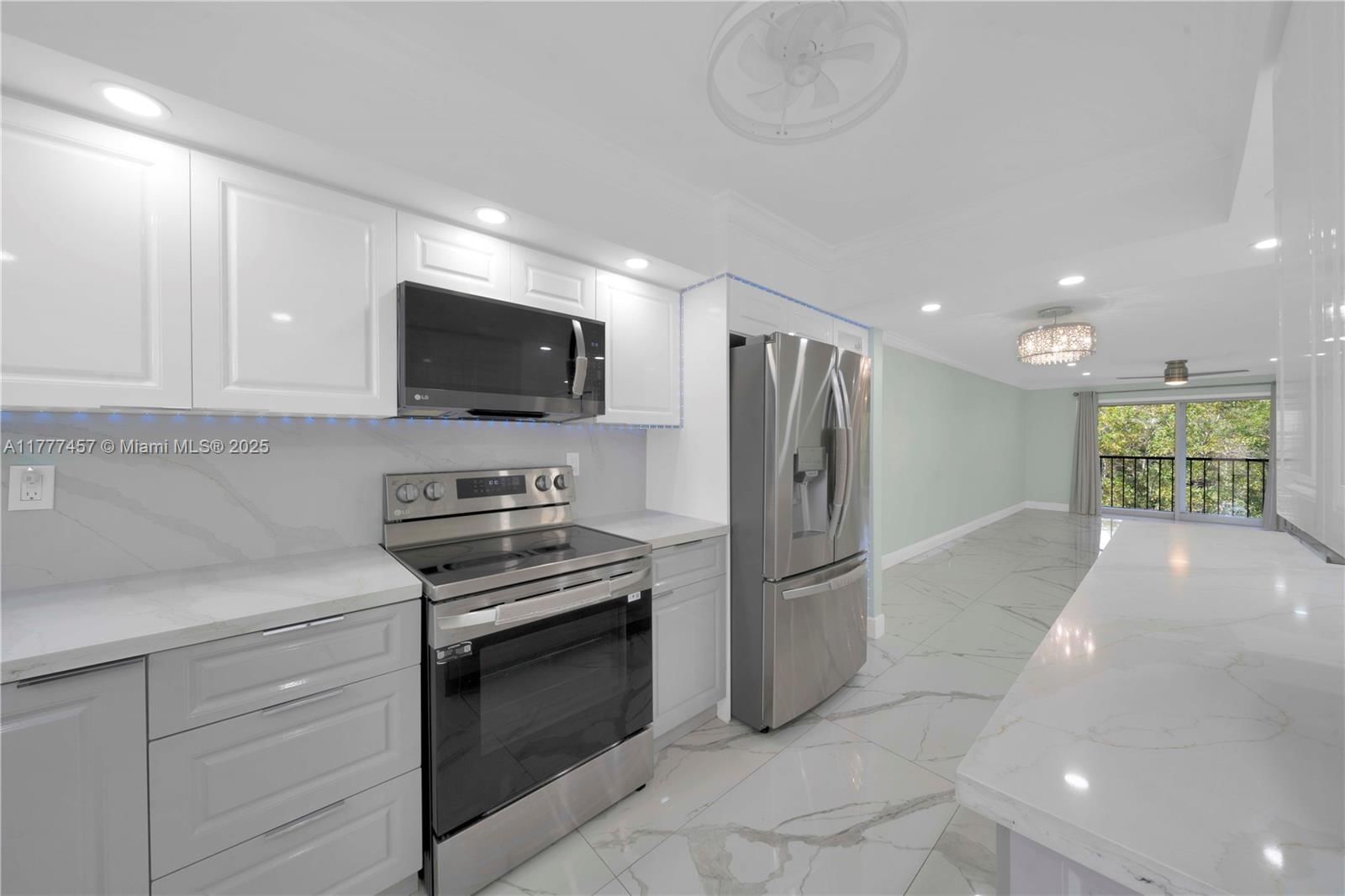 Real estate property located at 5900 44th St #406, Broward, Greens Of Inverrary Phase, Lauderhill, FL