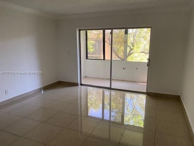 Real estate property located at 4210 21st St #102, Broward, Wood Hue Ii Condo, Lauderhill, FL