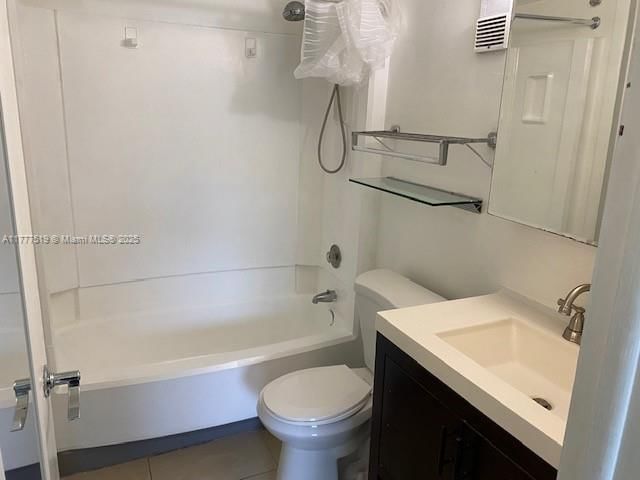 Real estate property located at 4210 21st St #102, Broward, Wood Hue Ii Condo, Lauderhill, FL