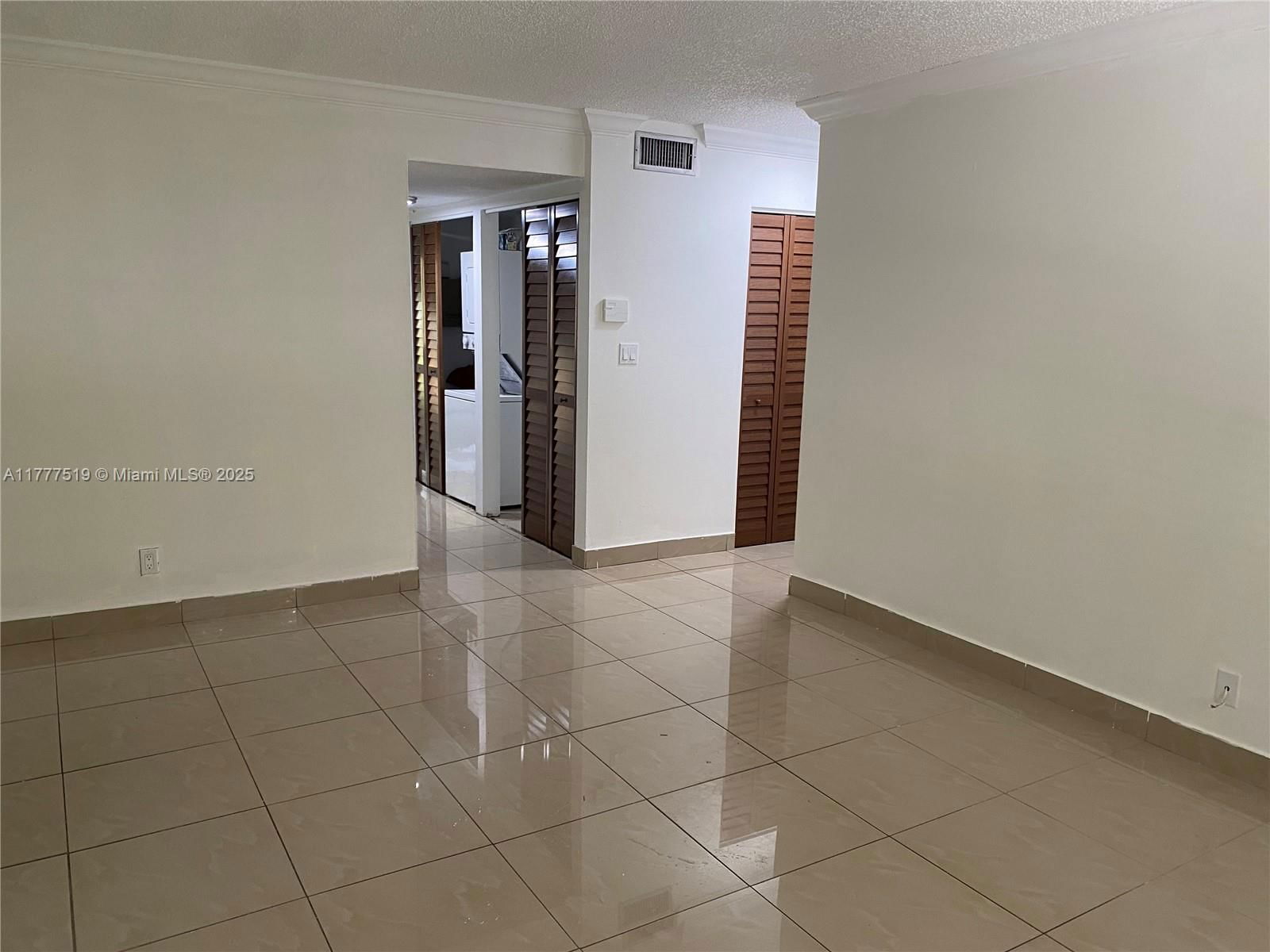 Real estate property located at 4210 21st St #102, Broward, Wood Hue Ii Condo, Lauderhill, FL