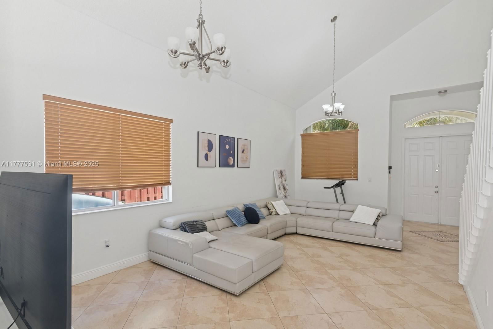 Real estate property located at 2016 19th St, Miami-dade, Shores At Keys Gate, Homestead, FL