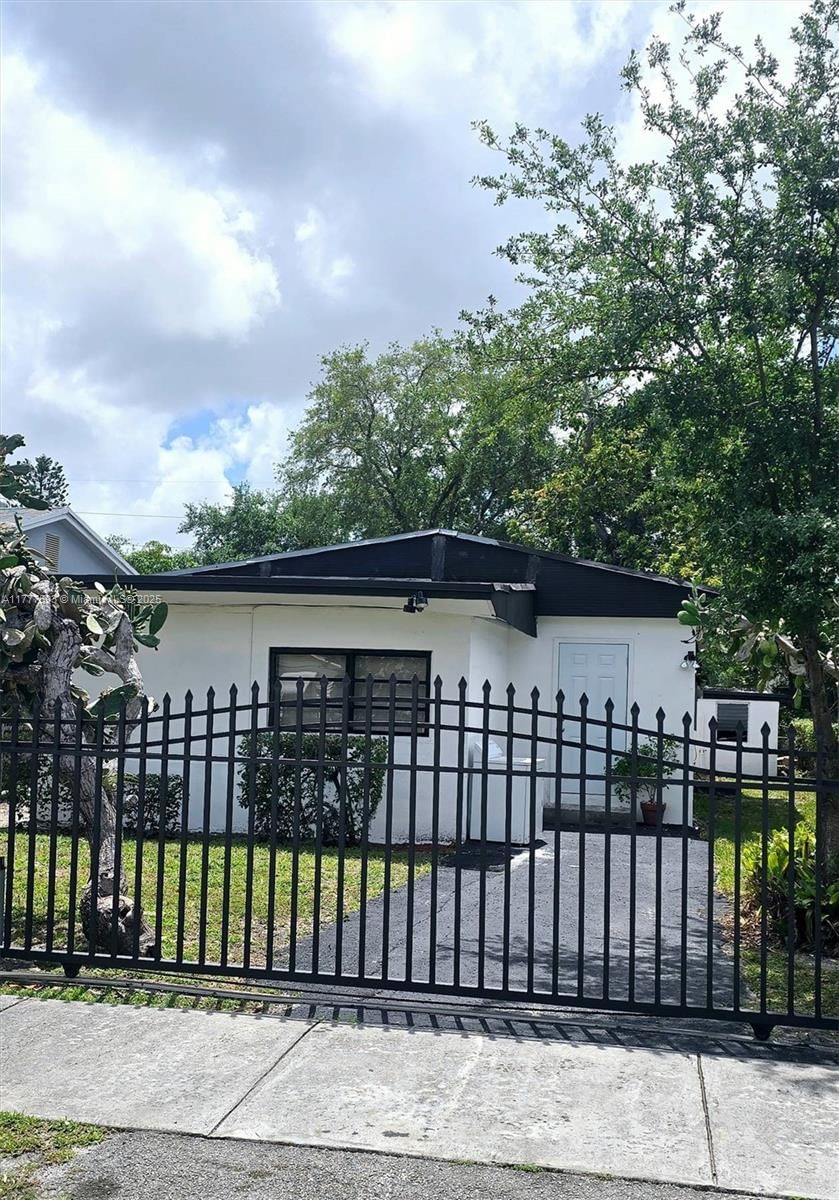 Real estate property located at 3046 59th St, Miami-dade, Hialeah Heights, Miami, FL