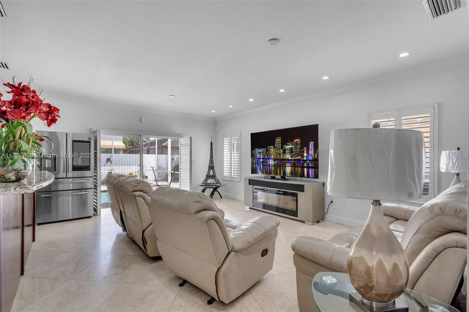 Real estate property located at 16075 149th Ter, Miami-dade, Shoreway Sub, Miami, FL